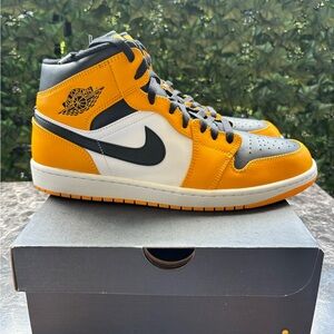 Jordan 1 Mid Taxi